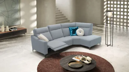 Divano in tessuto con supporto lombare elegante e raffinato