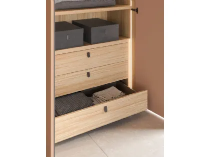 Armadio battente con anta Liscia, Interno in Rovere, ante in laccato opaco Rame 