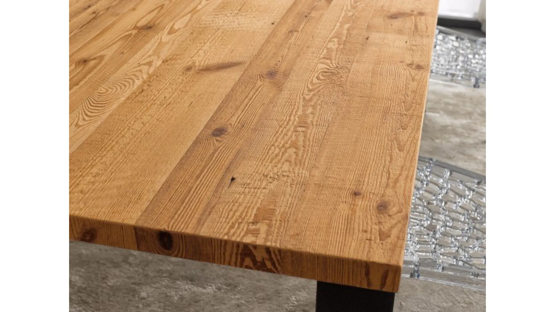 Tavolo rustico in legno stile classico 