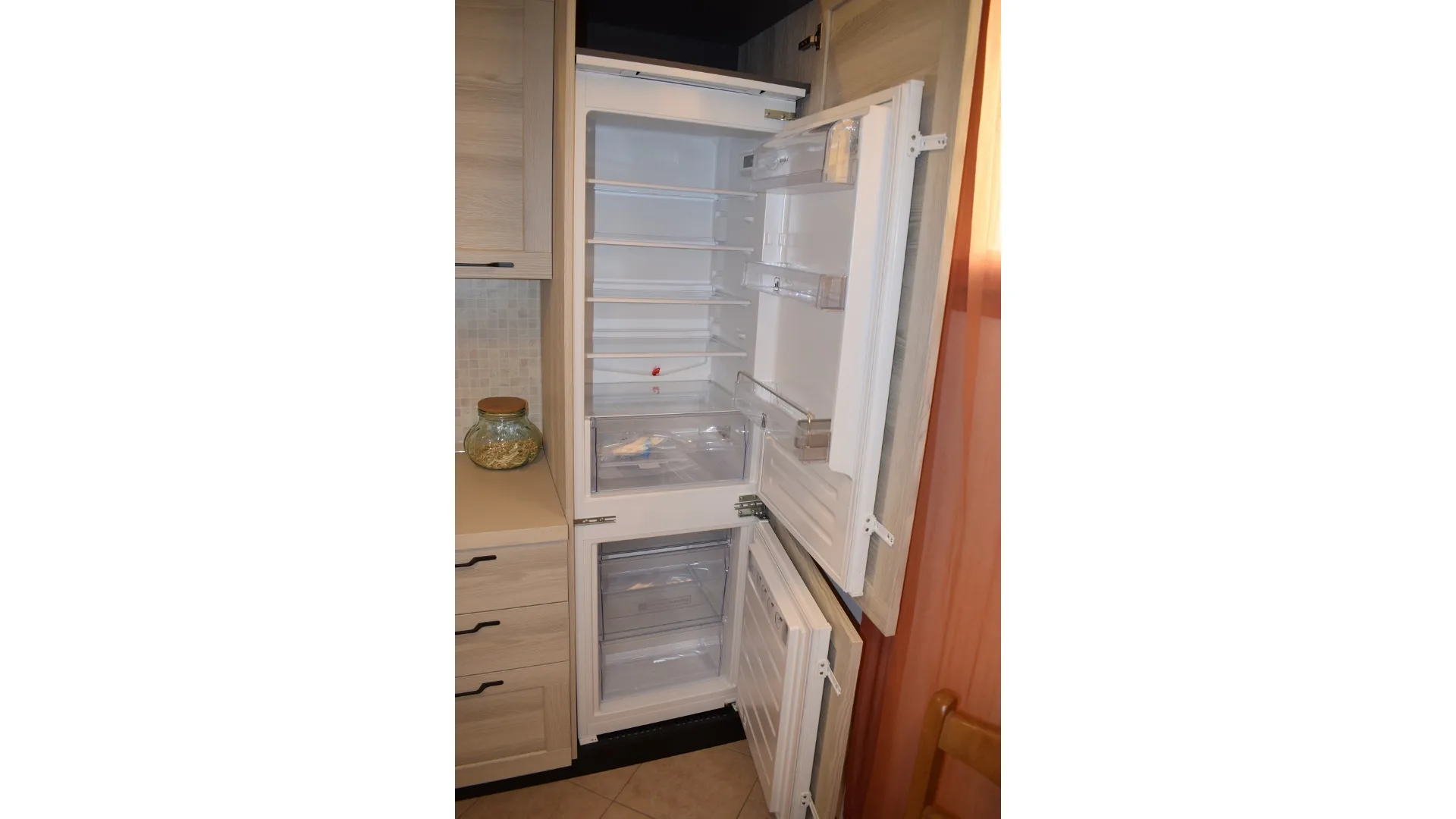 Frigo ad incasso con congelatore grande