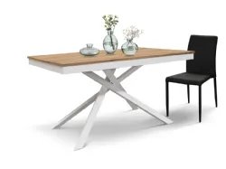 Tavolo versatile con allunga laterale con piano in finitura rovere e basamento centrale bianco