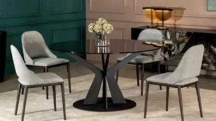Tavolo con base in metallo
