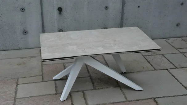 Tavolo allungabile in vetroceramica finitura beton